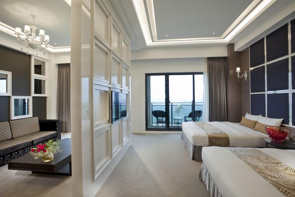 Renyi Lake Hotel 14/51