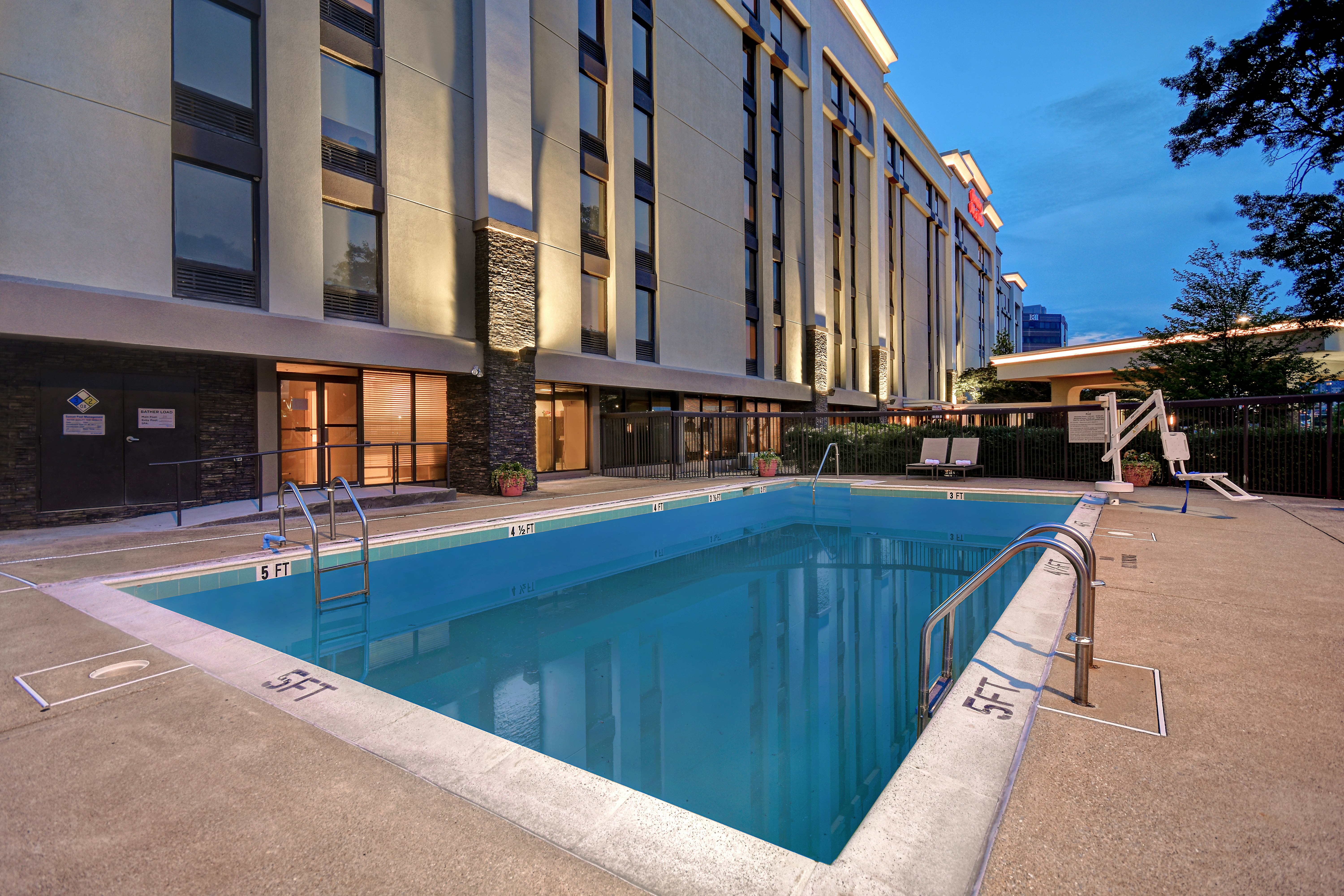Hampton Inn & Suites Alexandria Old Town Area South 52/54