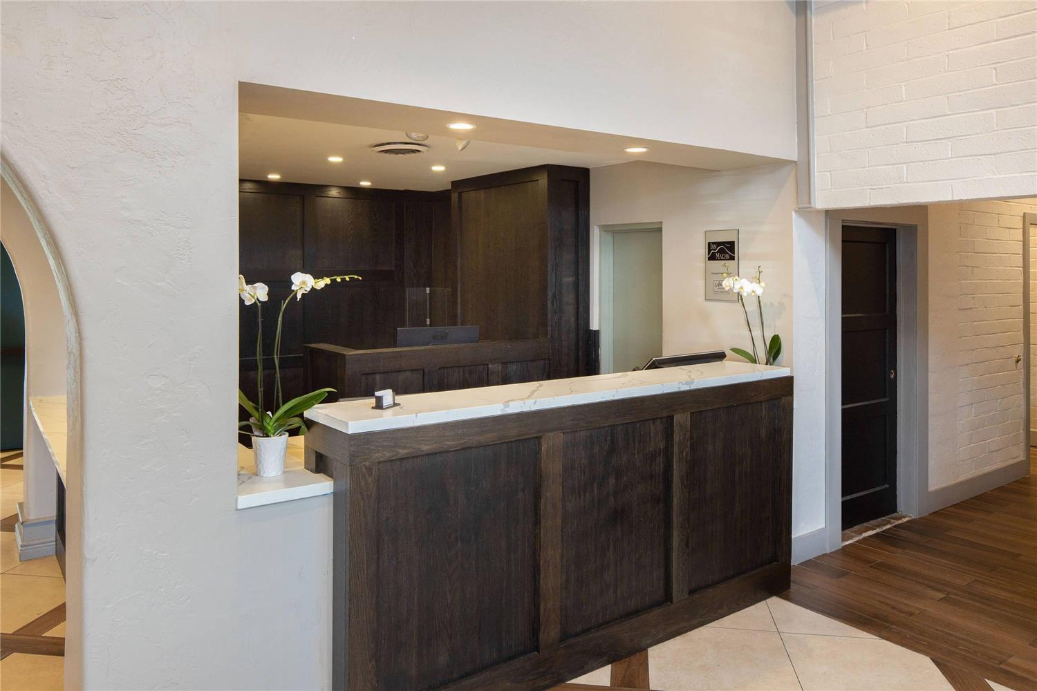 Inn Marin and Suites, an Ascend Collection Hotel 4/45