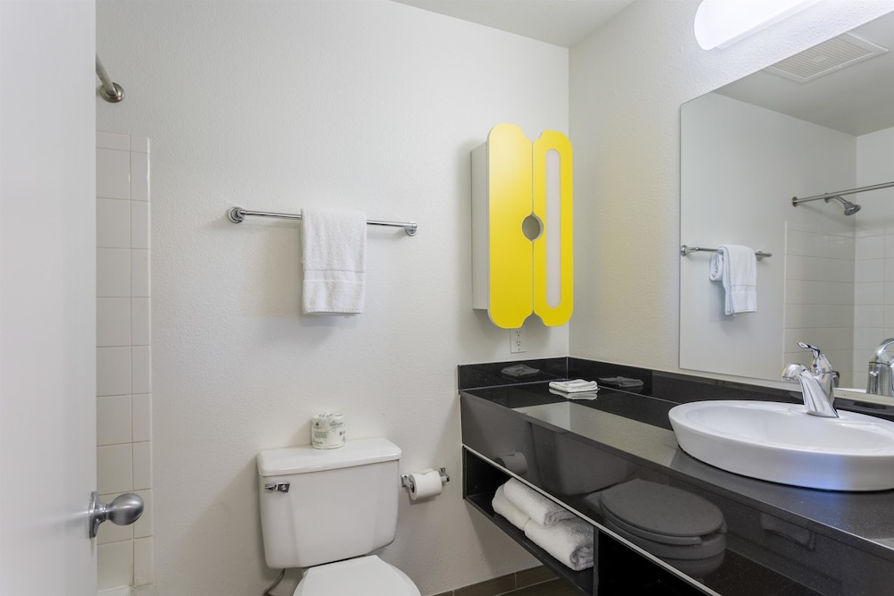 غرفة قياسية بسرير كوين، Studio6 Albuquerque, NM - North 5/6
