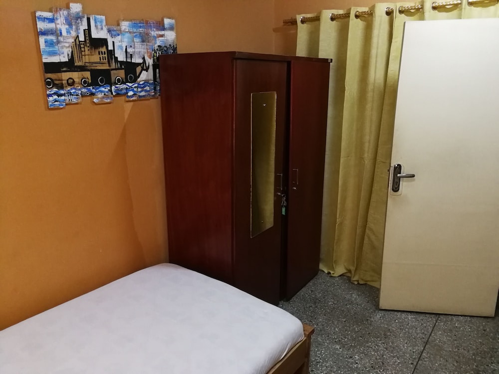 Feehi's Place Hostel 13/38