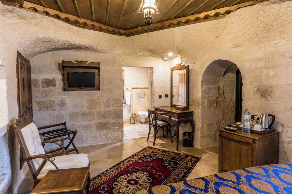 Phocas Cave Suites 57/71