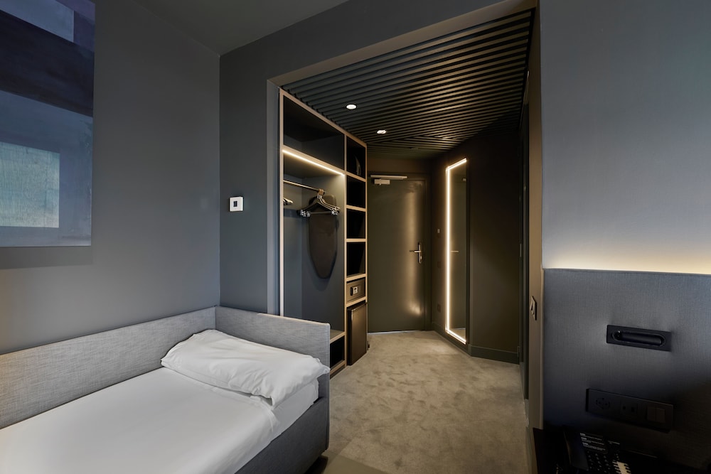 ROOM, DOUBLE BED, BALCONY