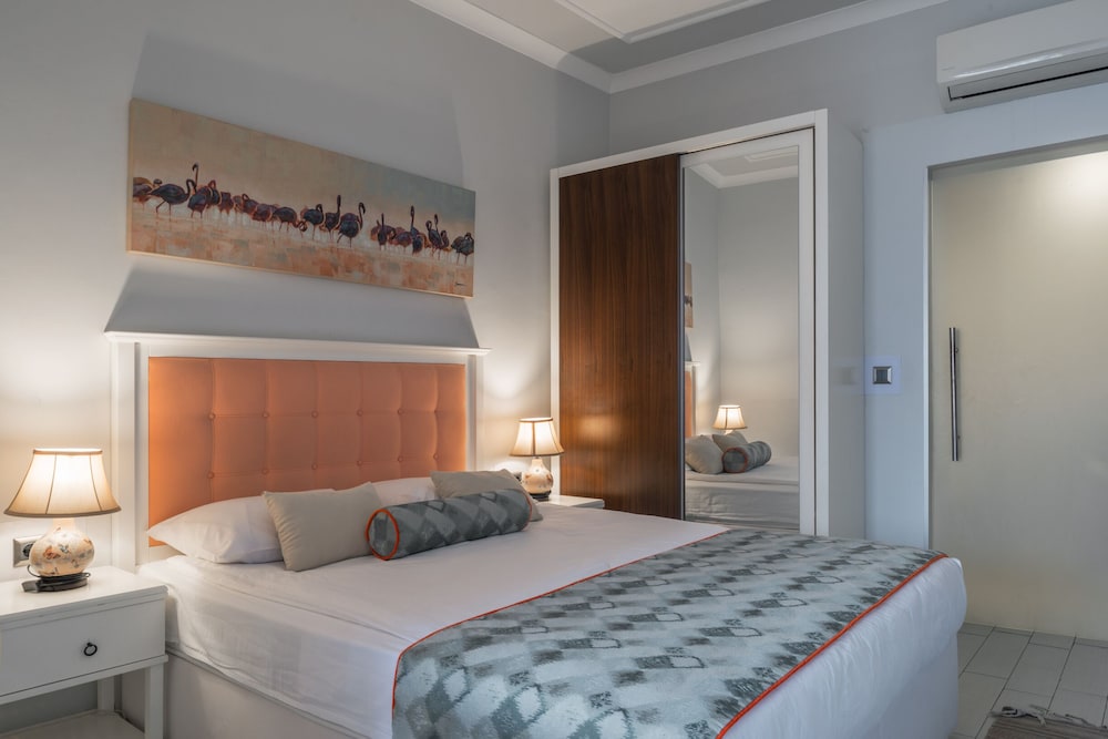 Delight Deluxe Apart Hotel 15/72