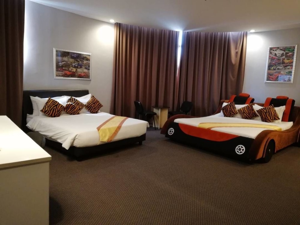Paragon City Hotel 7/28