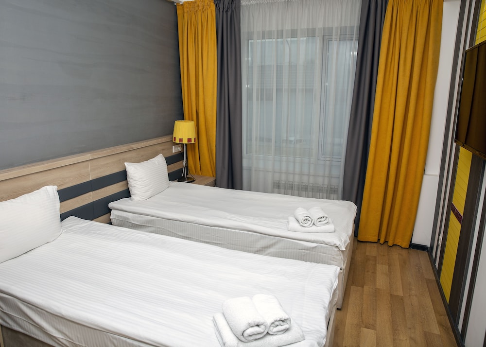 Astra Hotel 11/41