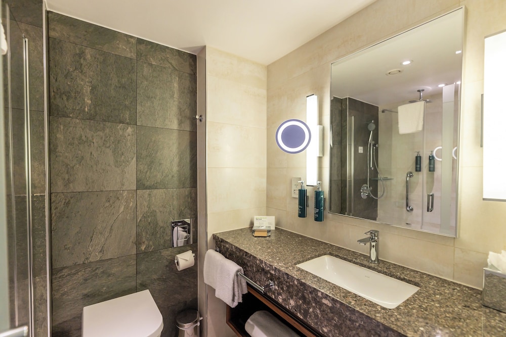 غرفة ديلوكس بسرير كوين، DoubleTree by Hilton London Victoria 8/9