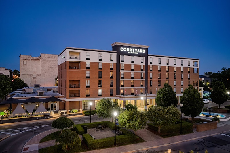 Courtyard By Marriott Springfield Downtown 1/18
