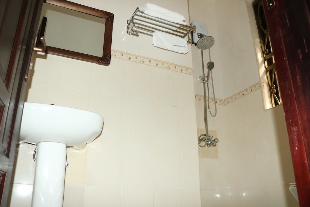 Georgina Gardens Hotel 20/22