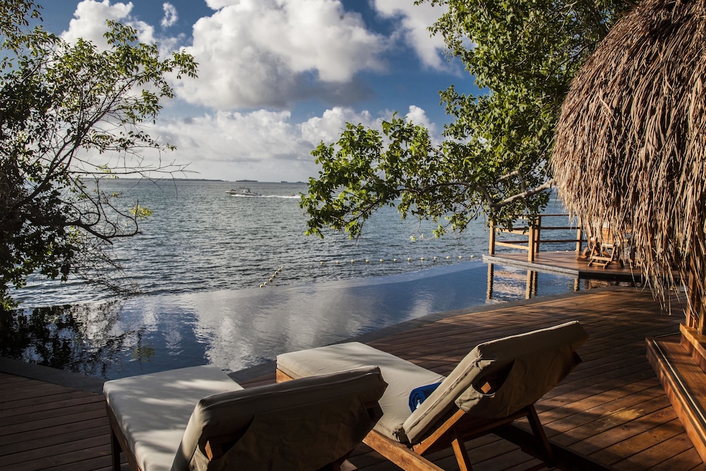 Hotel Las Islas 12/76