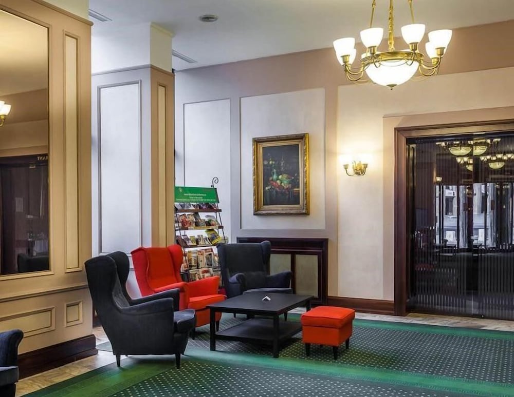 Hotel Capitol 38/55