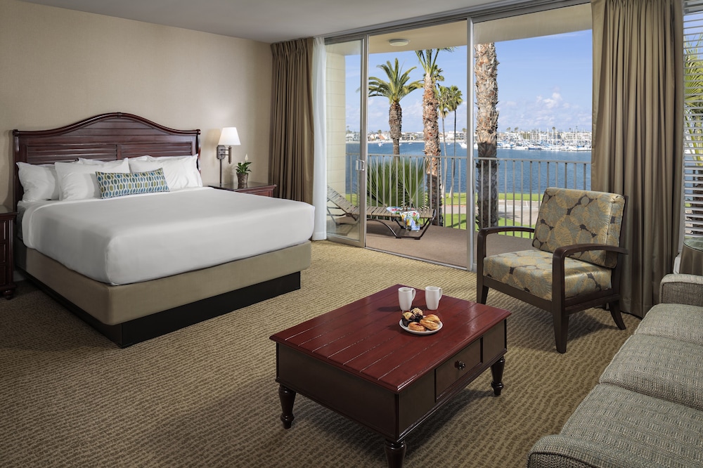 Bay, Junior Suite, Studio, King Bed, Bay View, Sofa, Kitchenette