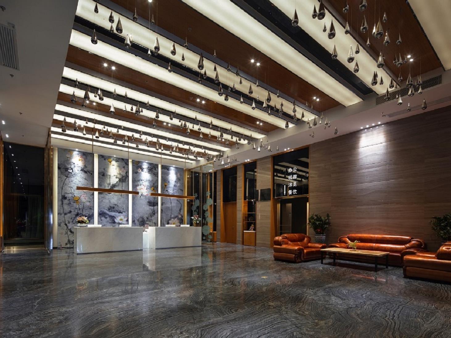 Yunzhu No.1 Hotel (Guangzhou Olympic Sports Center, Tianhe Zhucun Metro Station Branch) 8/24