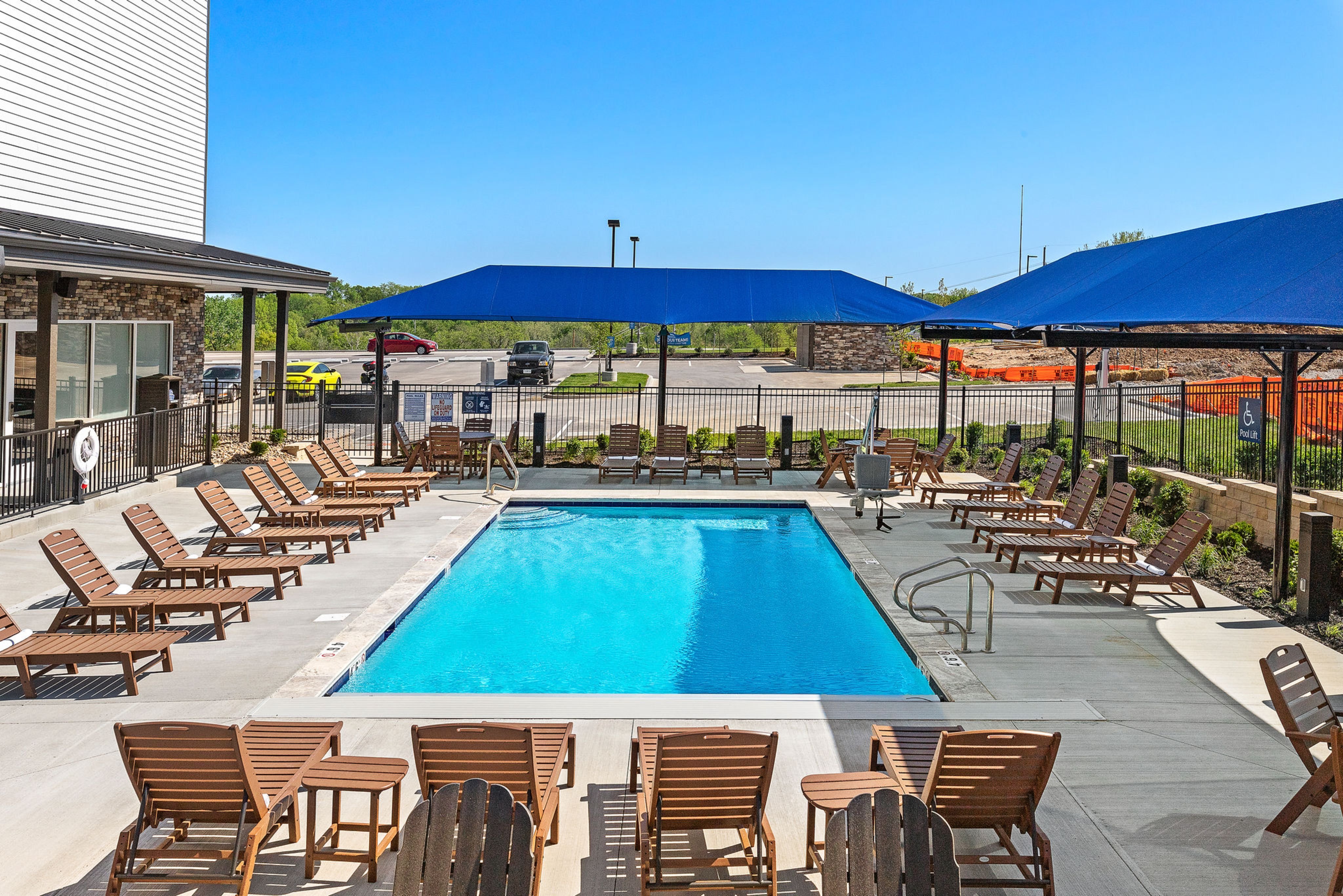 Holiday Inn Express Kansas City North Parkville, an IHG Hotel 43/50