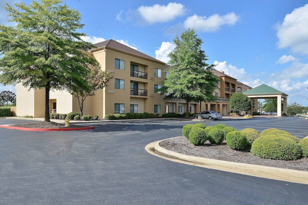 Courtyard By Marriott Bentonville 2/42