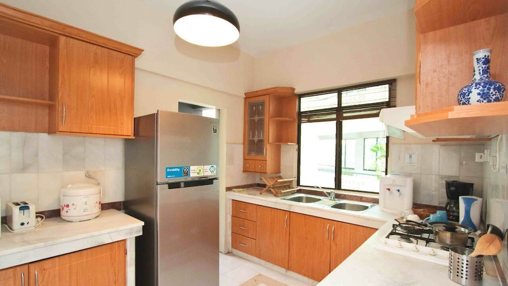 Century Bay Private Residences 58/68