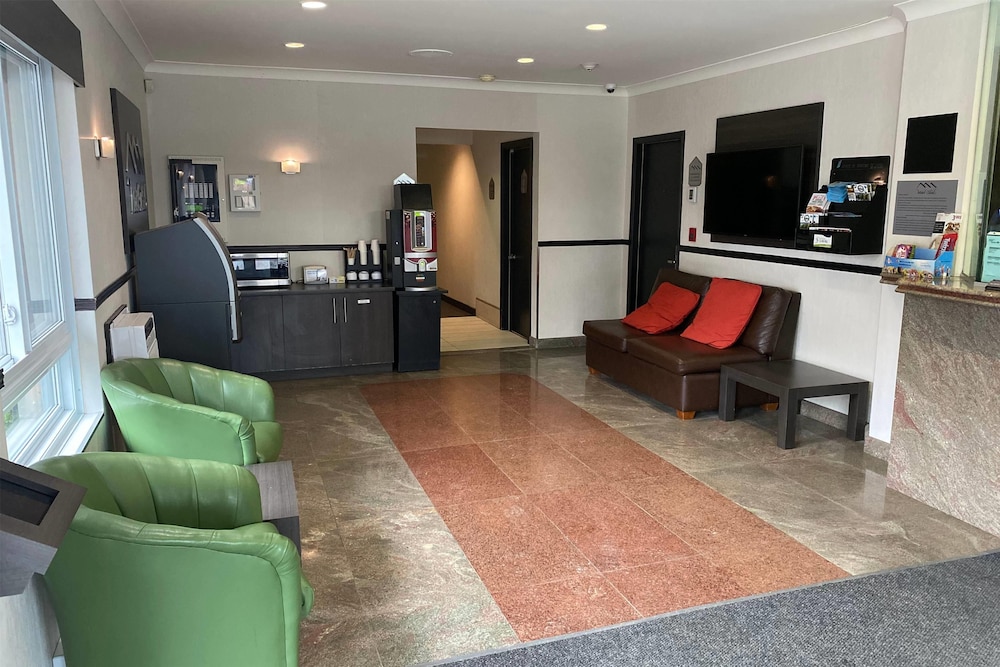 Ramada by Wyndham Laval 12/60