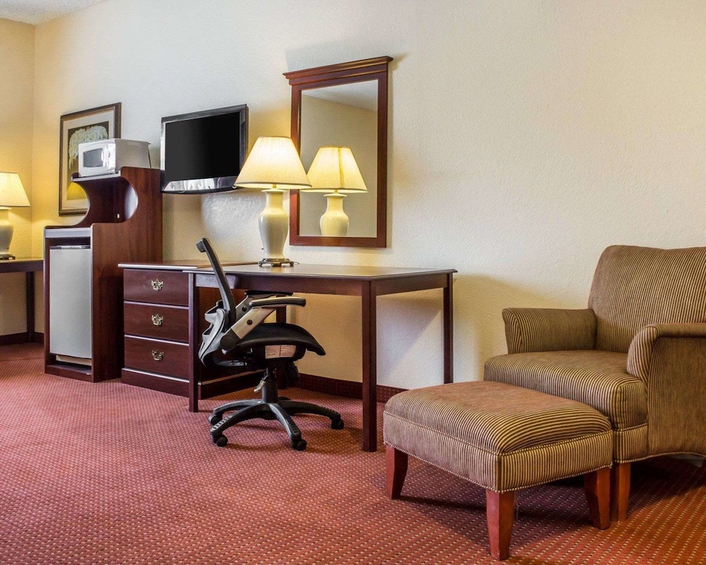 Hotel Americana Nogales, AZ 40/41