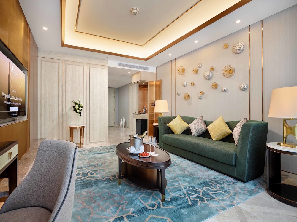 Vinpearl Landmark 81, Autograph Collection 20/32