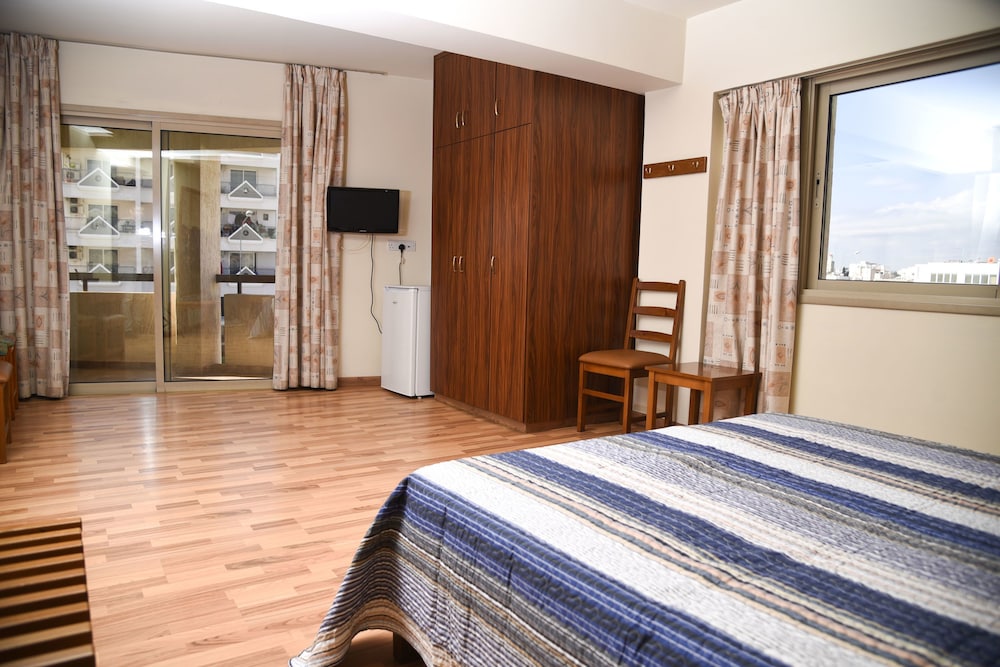 Elysso Hotel 33/60