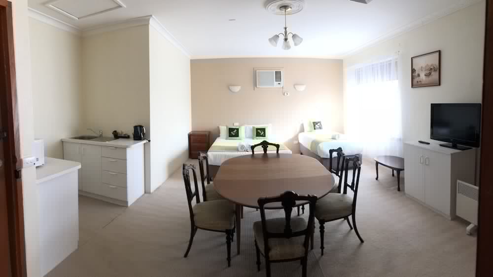 Best Western Meramie Motor Inn 27/32