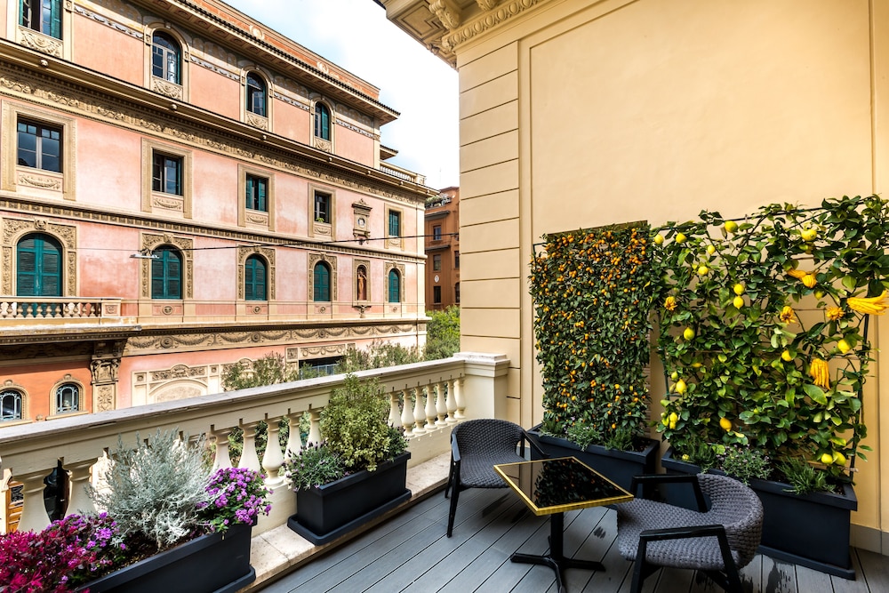 THE H'ALL TAILOR SUITE ROMA 56/65