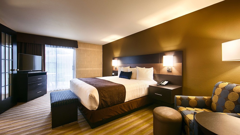 Best Western Plus University Inn 10/48