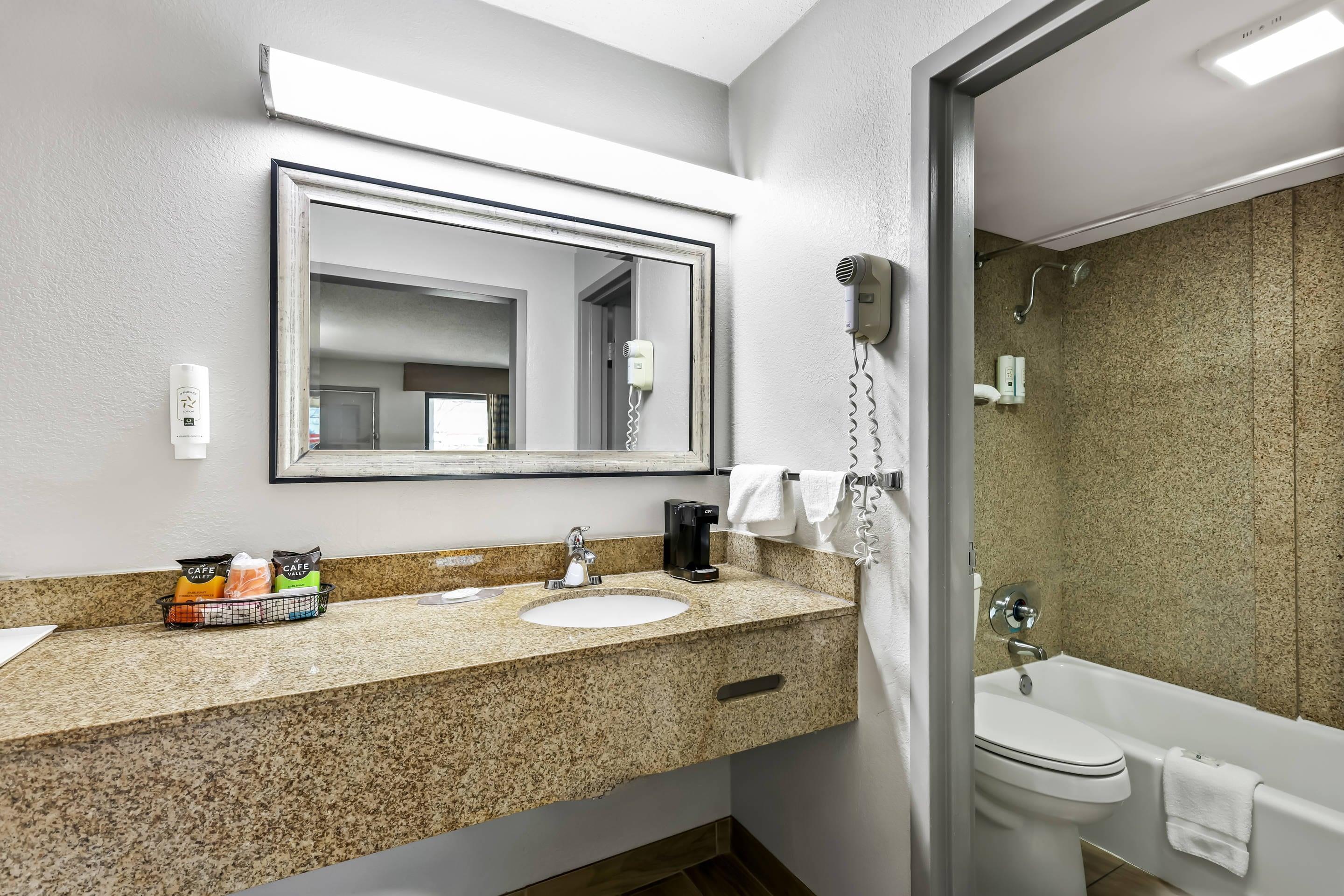 غرفة بسرير كينج، Quality Inn Bowling Green South 5/6