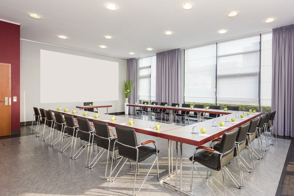 Hotel Wolfsburg Centrum, Affiliated by Melia 54/60