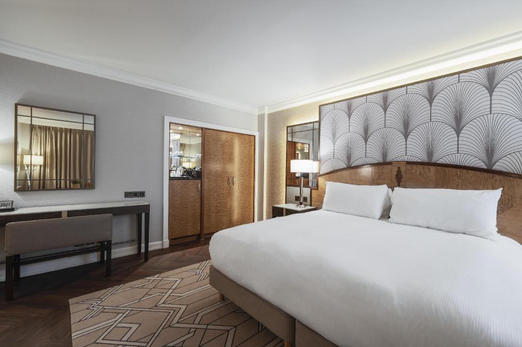 RENOVATED, JUNIOR SUITE