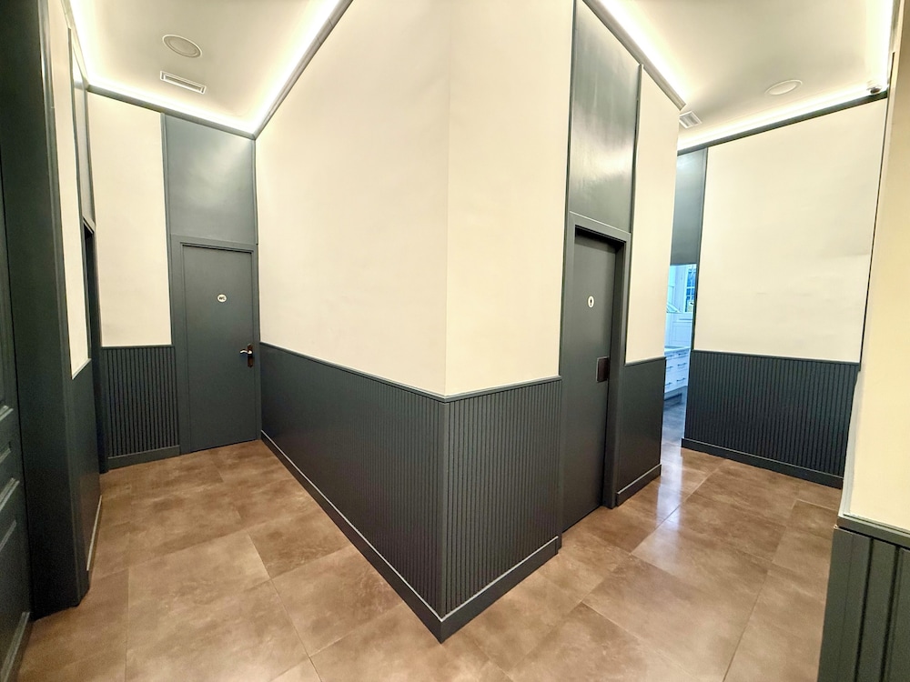 Hip Karma Hostel Shared Rooms 8/50