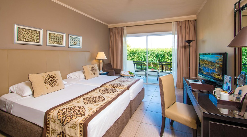 SUPERIOR, DOUBLE OR TWIN BED, GARDEN OR POOL VIEW
