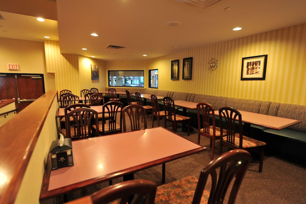 Howard Johnson by Wyndham Lima 48/59