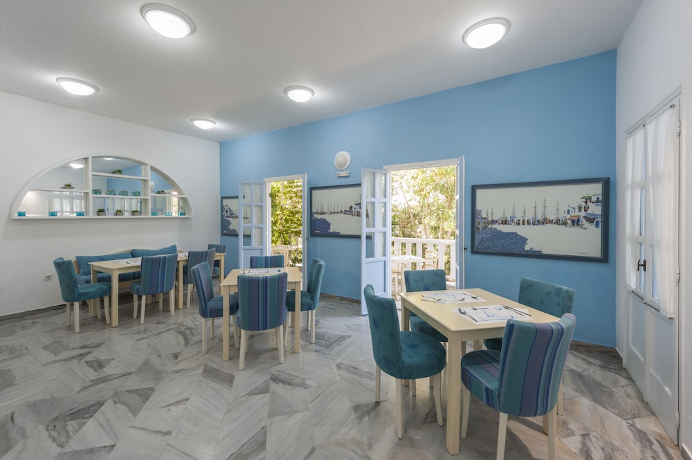 Narges Hotel 41/50