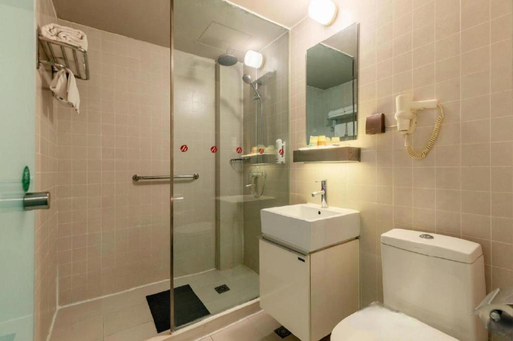 Jinjiang Inn Select (Shenyang Railway Station Taiyuan South Street) 45/50