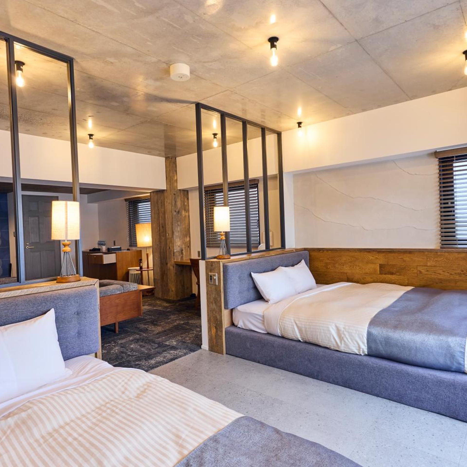Executive, 2 Sofa, Balcony