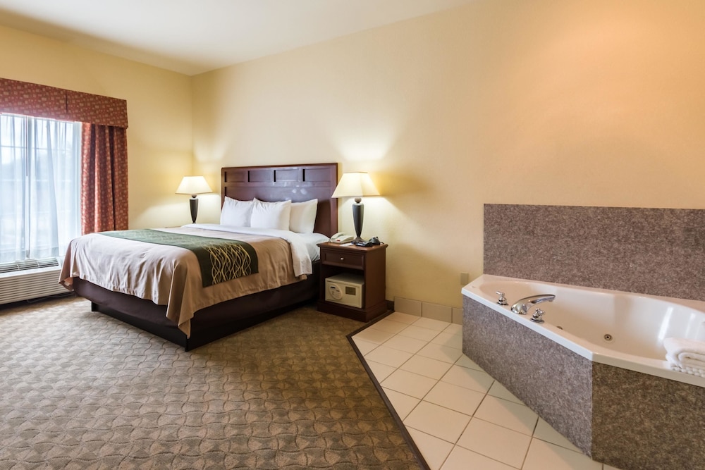 Baymont Inn & Suites by Wyndham Glen Rose 16/46
