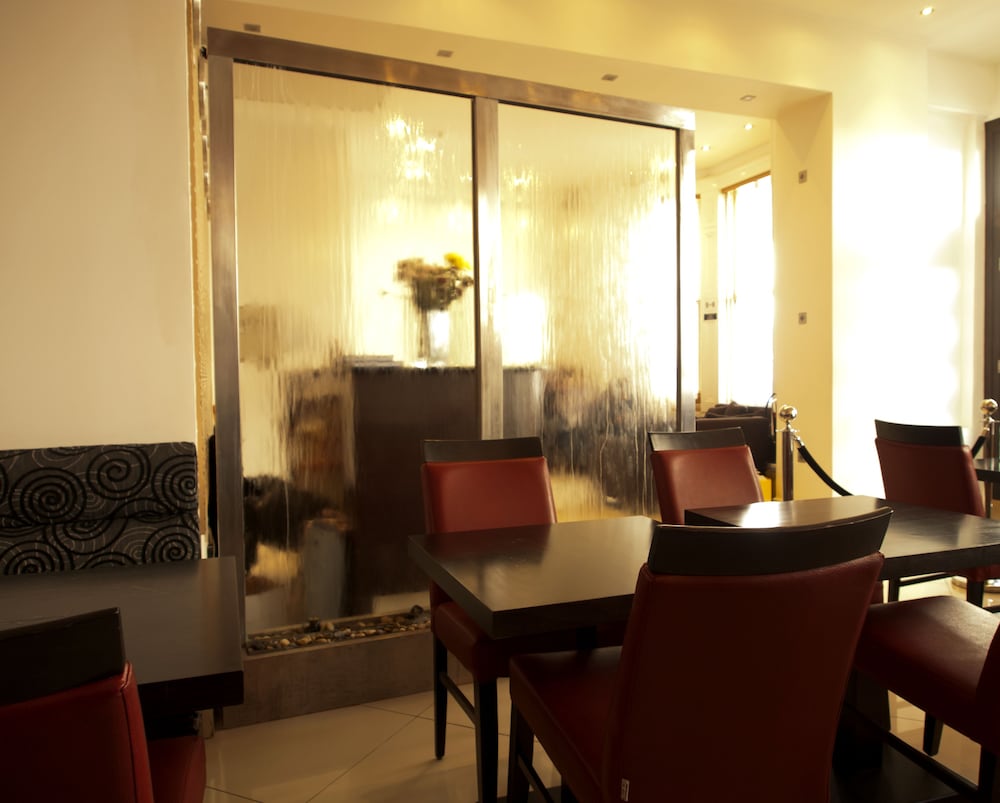 Cromwell International Hotel 26/34