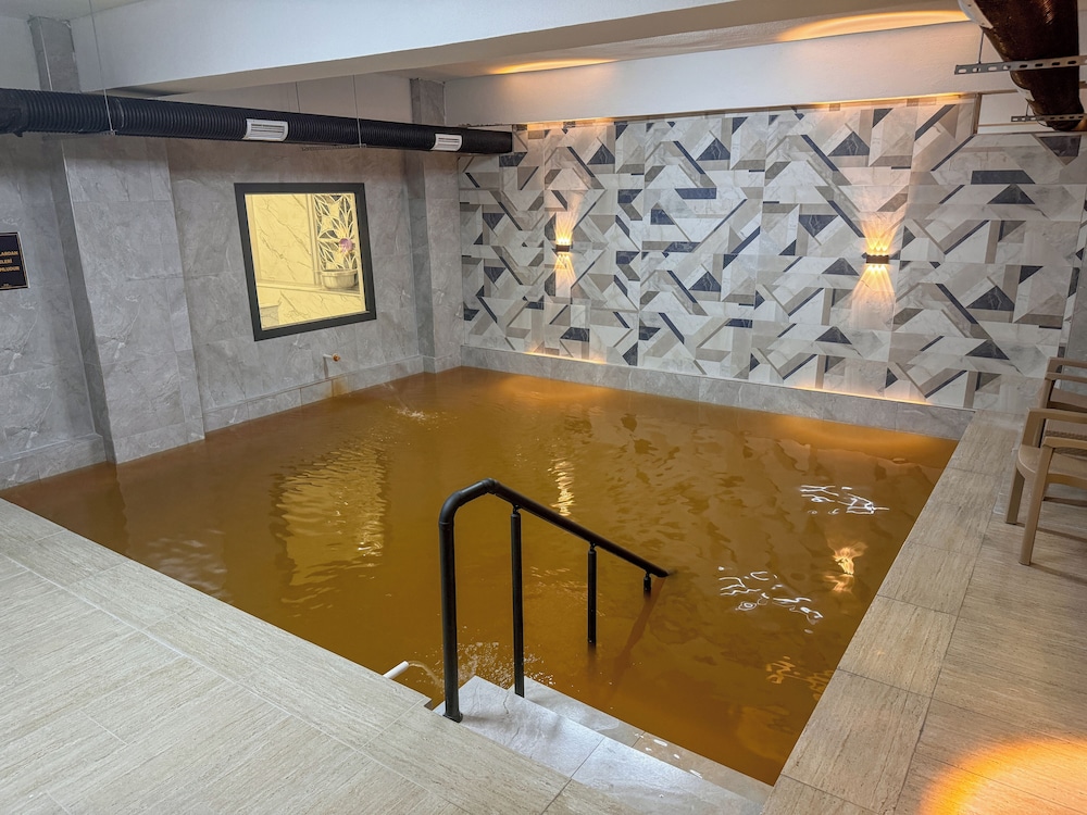 Çelik Thermal & Spa 34/48