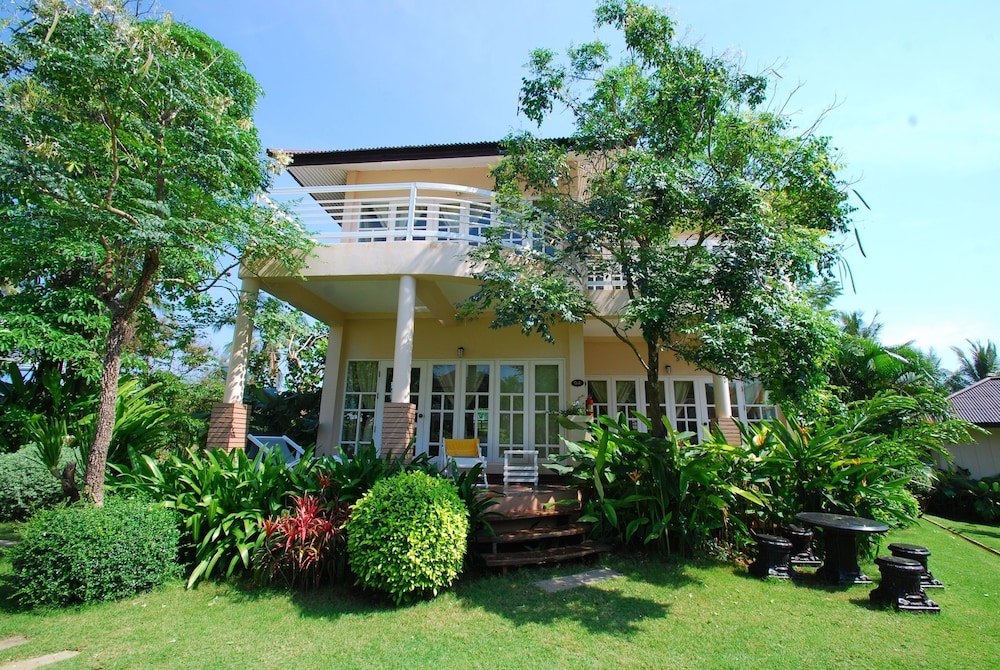 MAKATHANEE RESORT 8/63