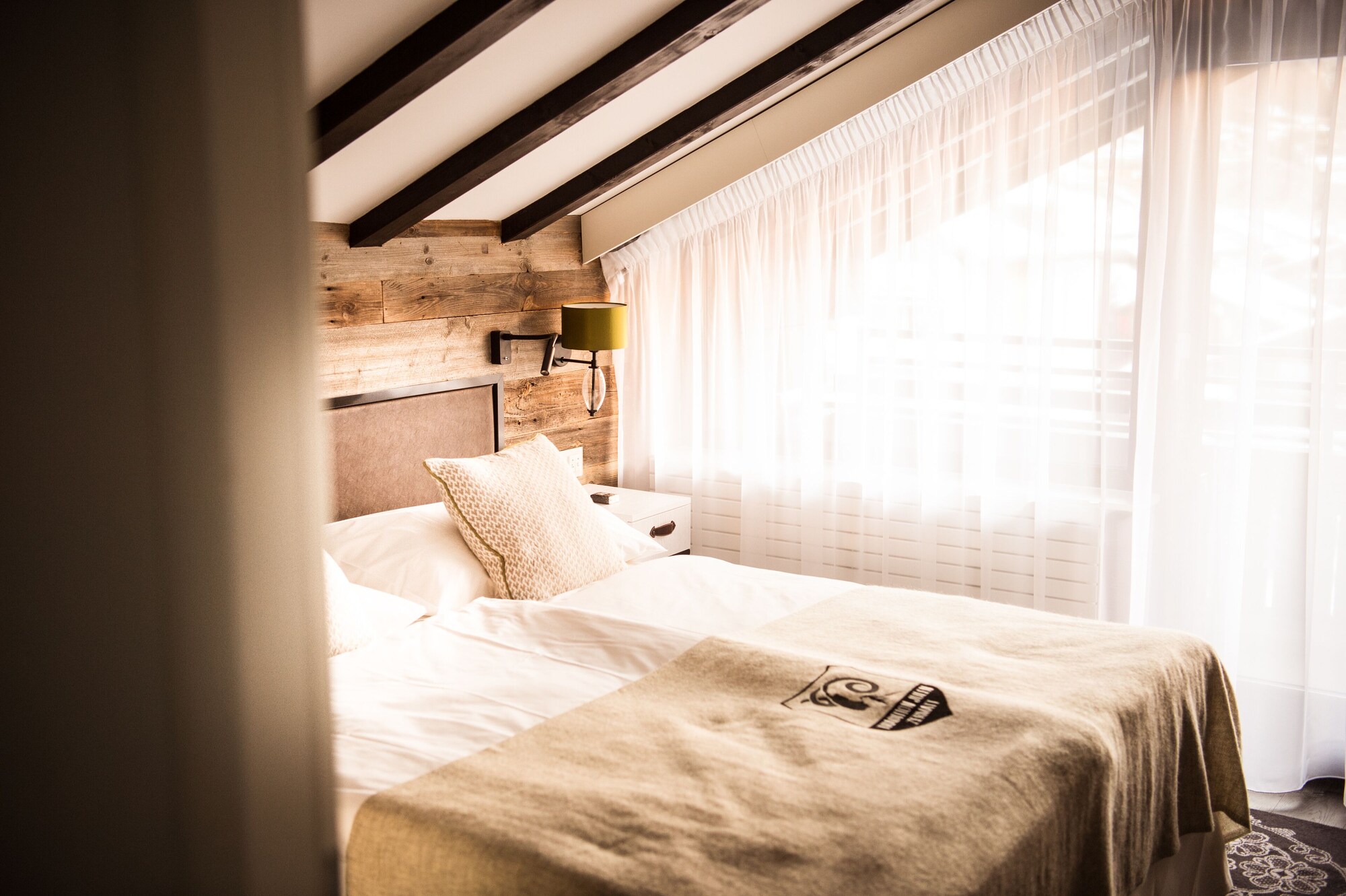 DELUXE, PENTHOUSE, SUITE