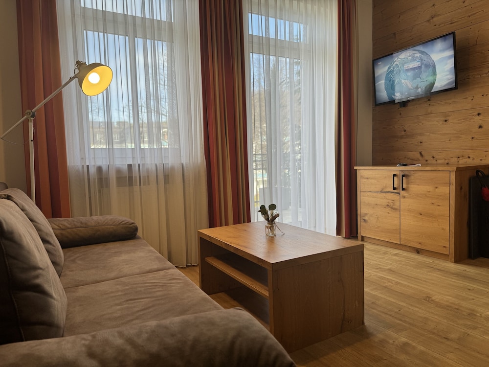 Hotel Sonnenbichl 42/58