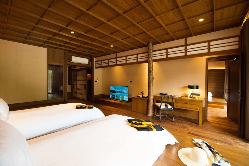 ONSEN @ MONCHAM 19/65