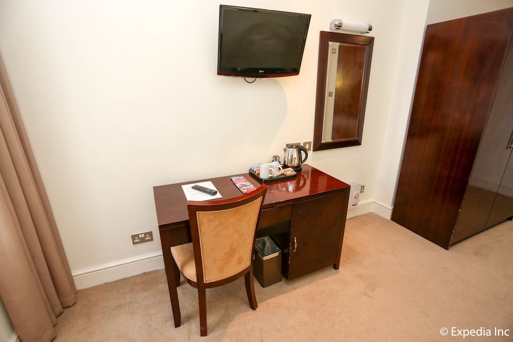 The Villa Kensington 34/42