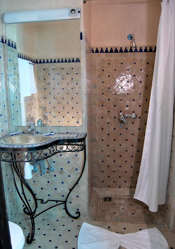 SUITE HOTEL TILILA 38/39