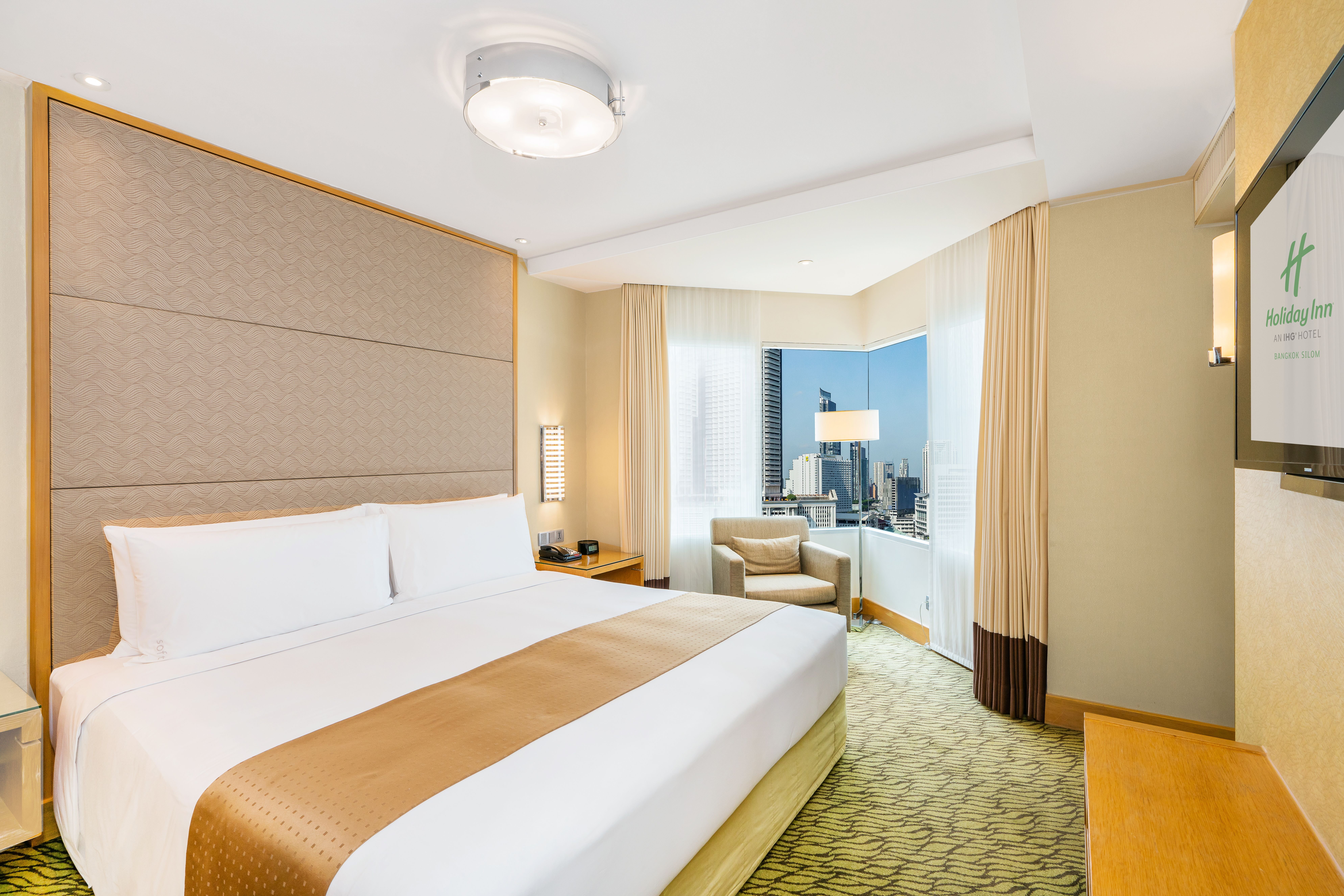 Holiday Inn Bangkok Silom 27/74