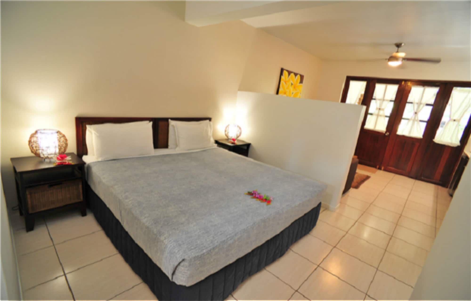 1 BEDROOM, GARDEN, STUDIO