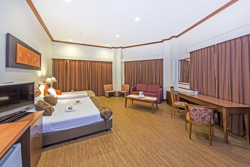 Hotel 81 Tristar 15/22