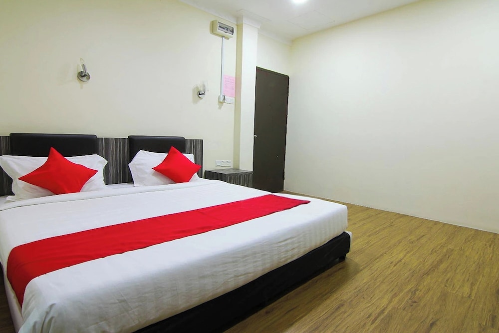 Hotel O T P Hotel 33/54