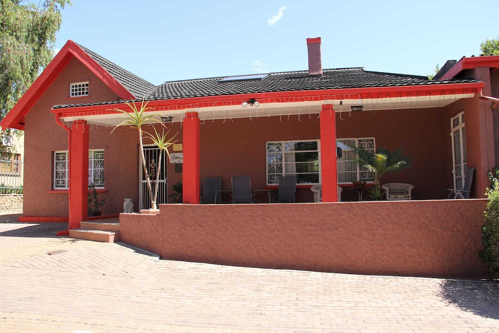 Gumtree Guest House 2/64